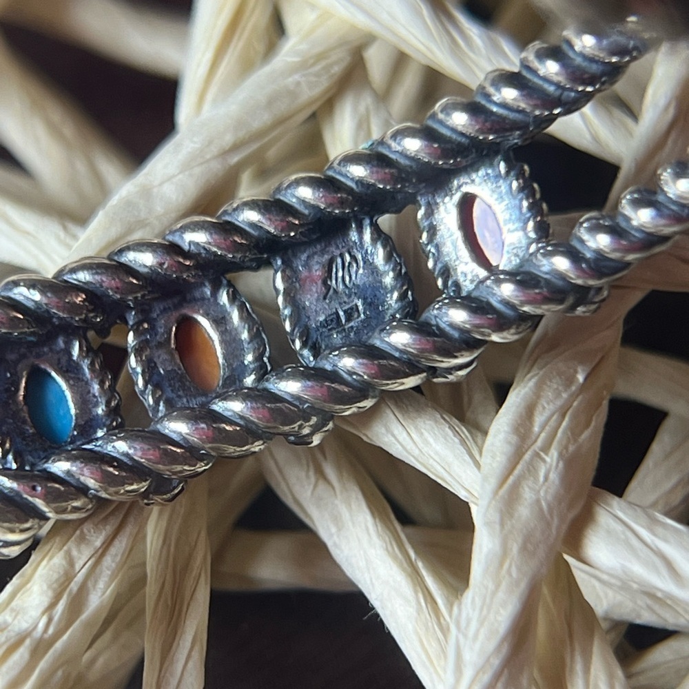 CAROLYN POLLACK • NAVAJO • STERLING SILVER BRACELET - Picture 6 of 6